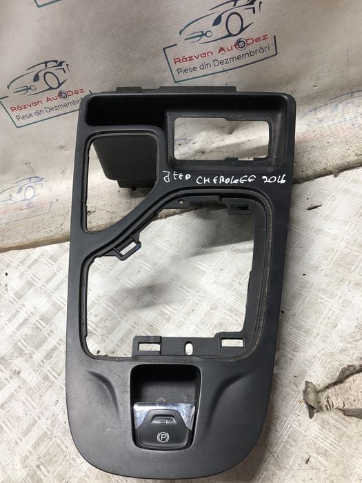 Consola centrala Jeep Cherokee 2.2 Motorina 2016