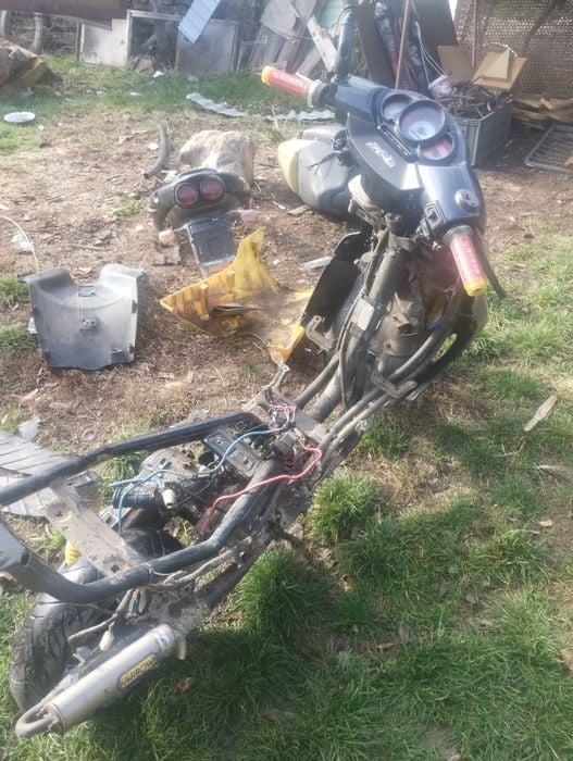 Vând/dezmembrez scuter aprilia