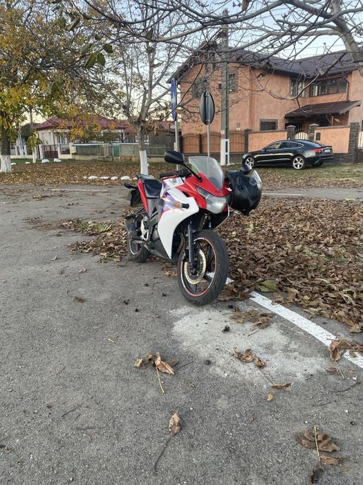 Vand honda  cbr 125 jc50