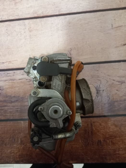 Vând carburator de  ktm 400 4t 2004