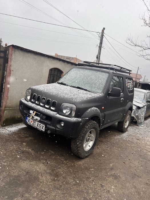 Vand sau schimb “SUZUKI JIMNY “