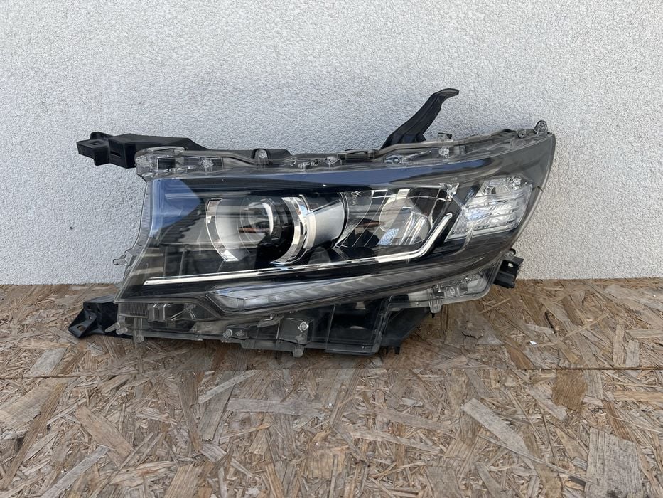 Far stanga Toyota Land Cruiser J150 Facelift Full LED Original Europa
