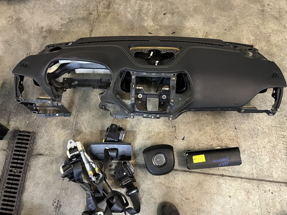 Kit Plansa bord cu airbag si centuri Jeep Cherokee 2.2 Motorina 2015