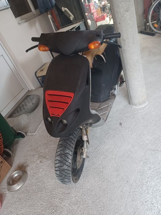 Vând scuter piaggio nrg mc2