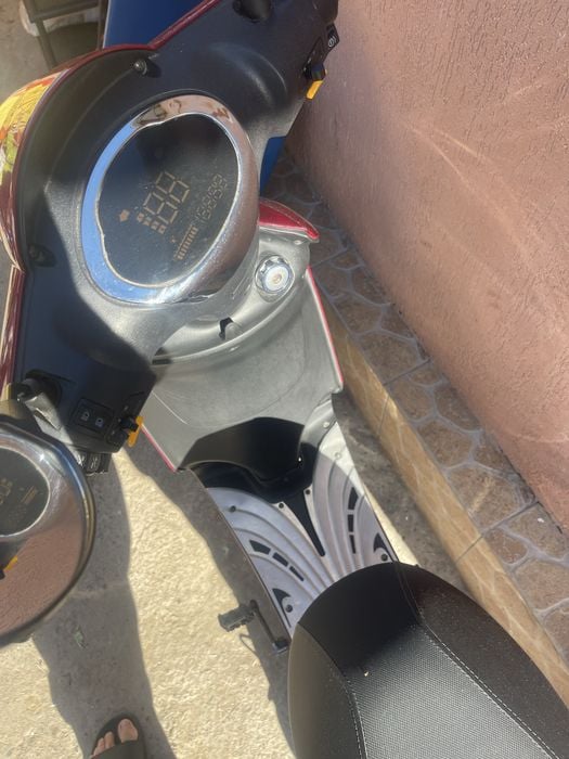 Vand scuter electric