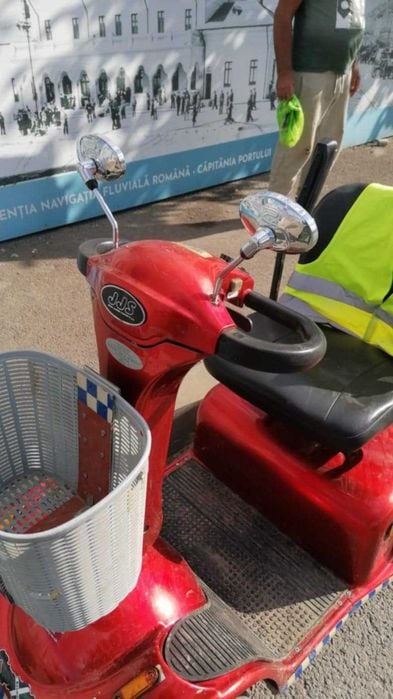 Scuter electric persoane vârstnice