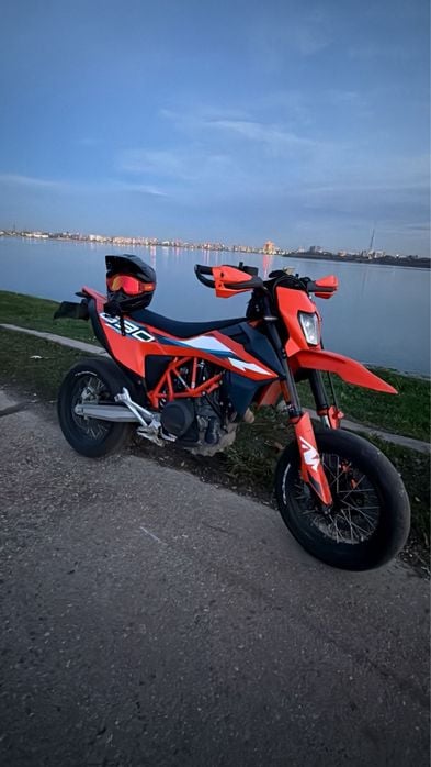 KTM 690 SMC r 2023