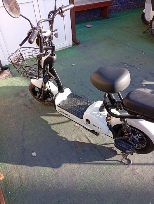 Scuter electric de vazare