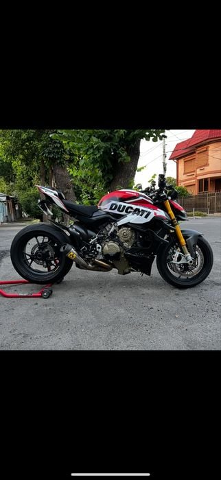 Ducati Streetfighter V4s
