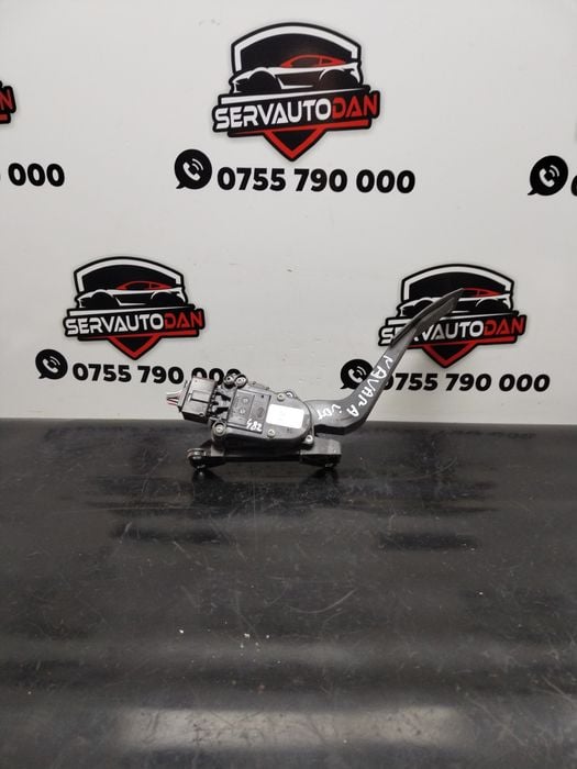 pedala acceleratie nissan navara (2004->) 2.5 motorina 2008