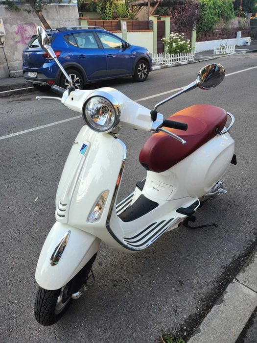 Vespa Primavera 50 cc - culoare albă - stare excelentă - revizii la zi