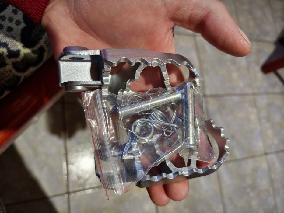 Vând scărițe pentru cross