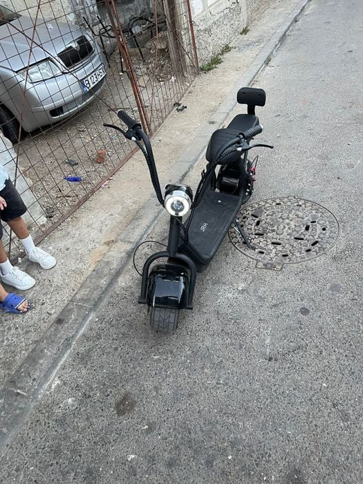 Vand Scuter electric in stare bune