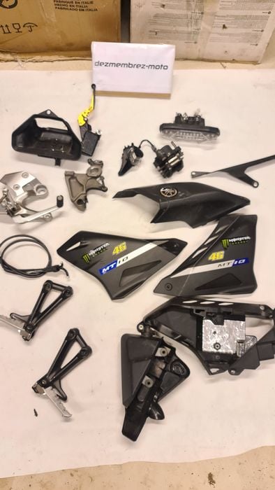 YAMAHA MT 10 MT10 carene scărițe pompă frână stop piese lampa poziție