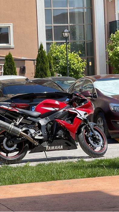 Yamaha r6 2005 culoare rosie impecabila
