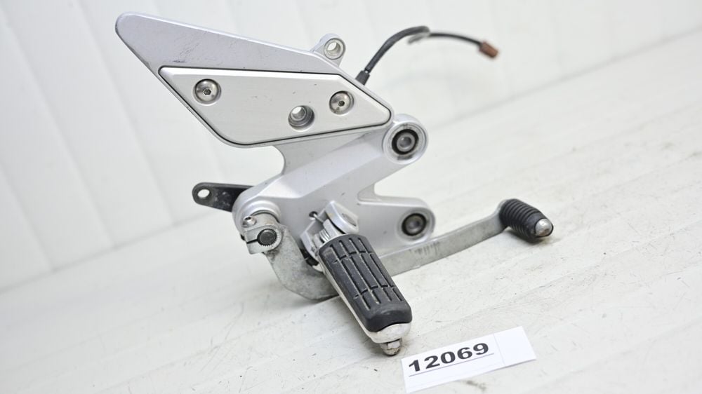 Suport Scarita Cu Pedala Frana Fata Dreapta Yamaha FZ6 2004 - 2009