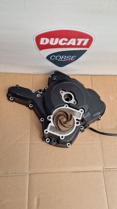 Capac motor stator pompa apa Ducati Diavel Multistrada 2010-2014
