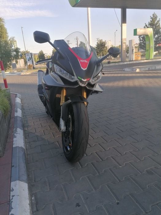 Aprilia rsv4 1100 2021