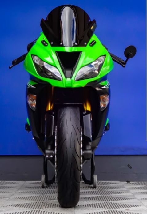Far Kawasaki zx6r 636