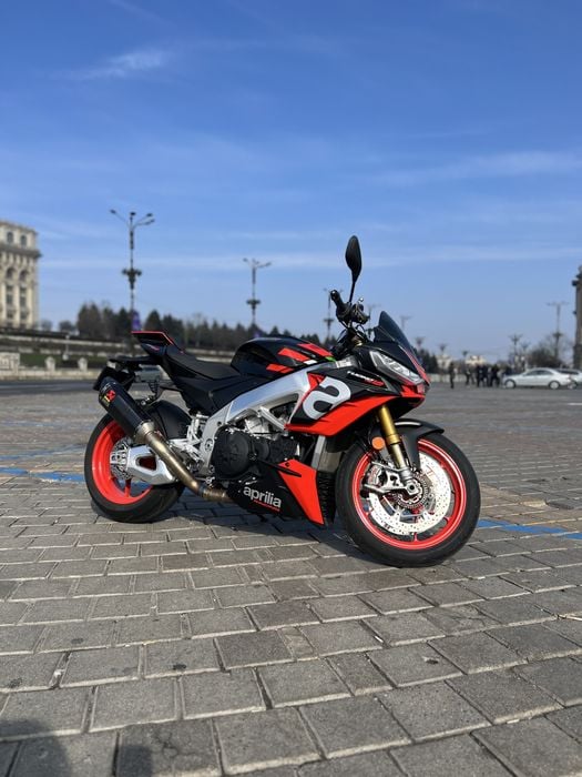 Aprilia Tuono V4 Factory– aproape nouă – 2.000 km reali