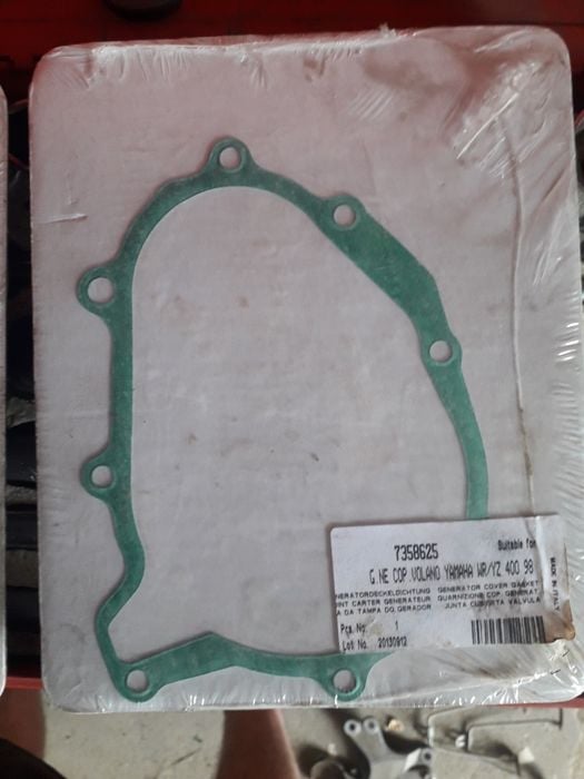 Garnituri piese yamaha wr400 pret 50 lei ambele