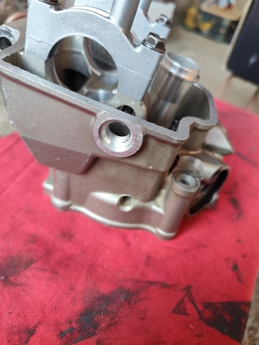 Vând chiulaosa honda crf 250r și piston