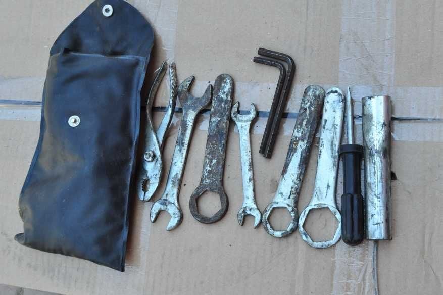 Trusa scule originala pentru Yamaha R6   GSR600 Sv650  TLS1000