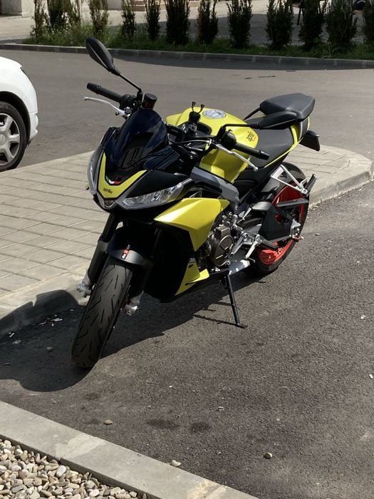Motocicleta naked Aprilia Tuono 660