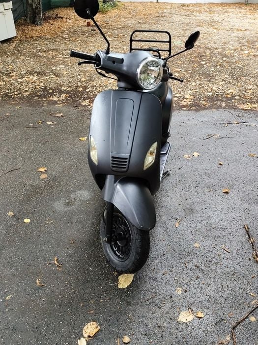 Vând scuter fara permis