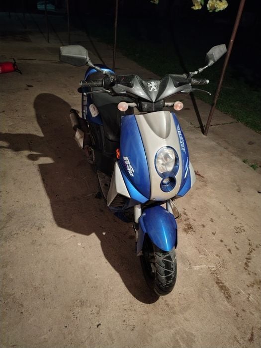 Vând scuter Peugeot cu acte în stare de funcționare