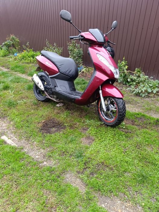 Vând scuter fara permis