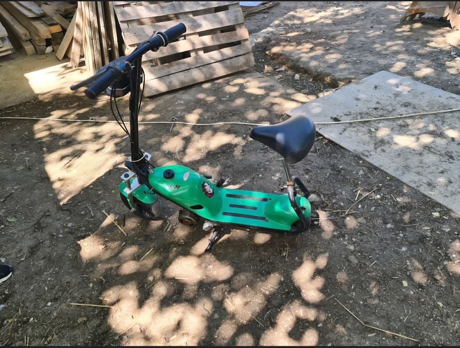 Trotineta pe benzina Yamaha 49 cm³