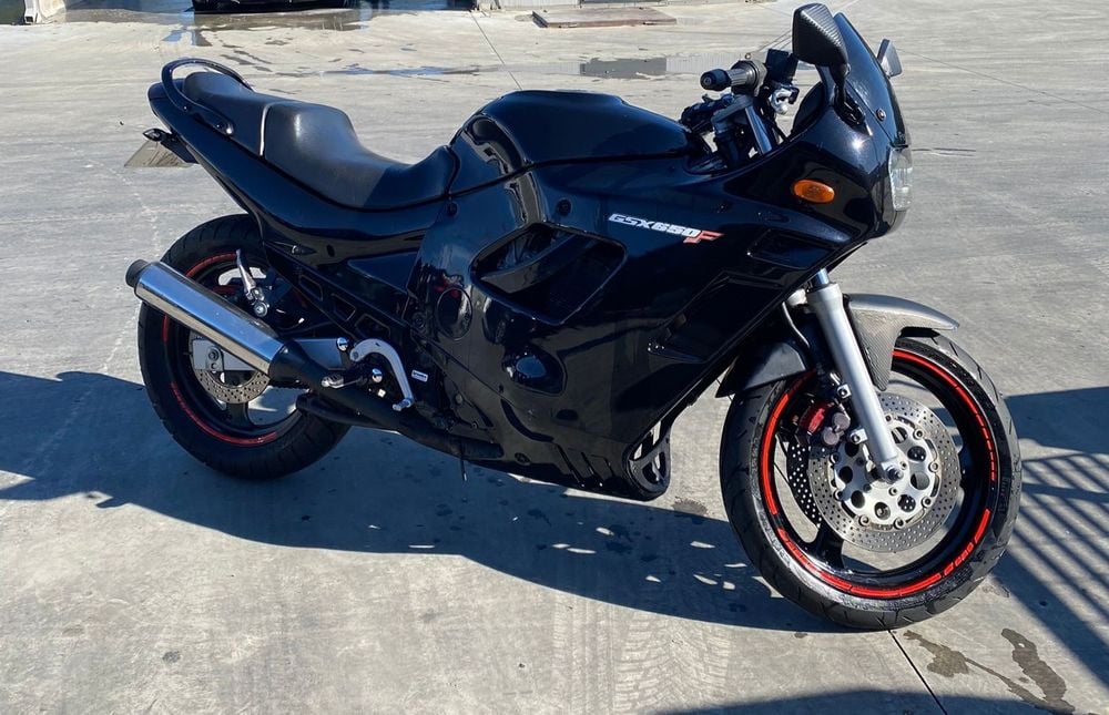 Vând moto Suzuki gsx600,din 1995