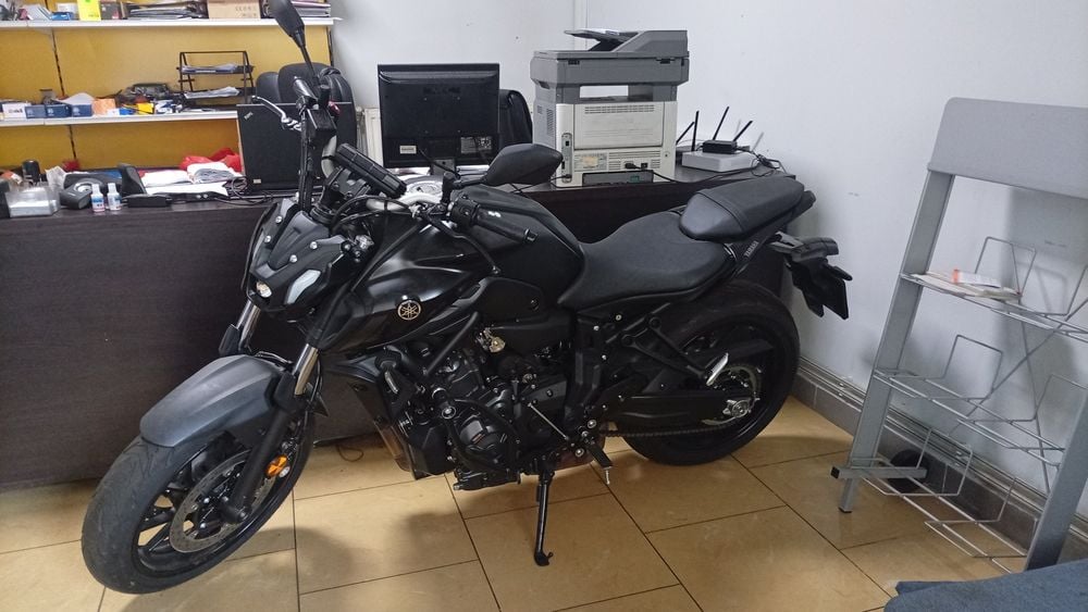 Yamaha mt07 2022 doar 140km.