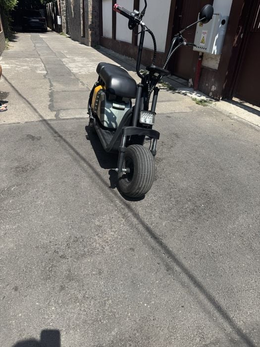 Scuter electric.