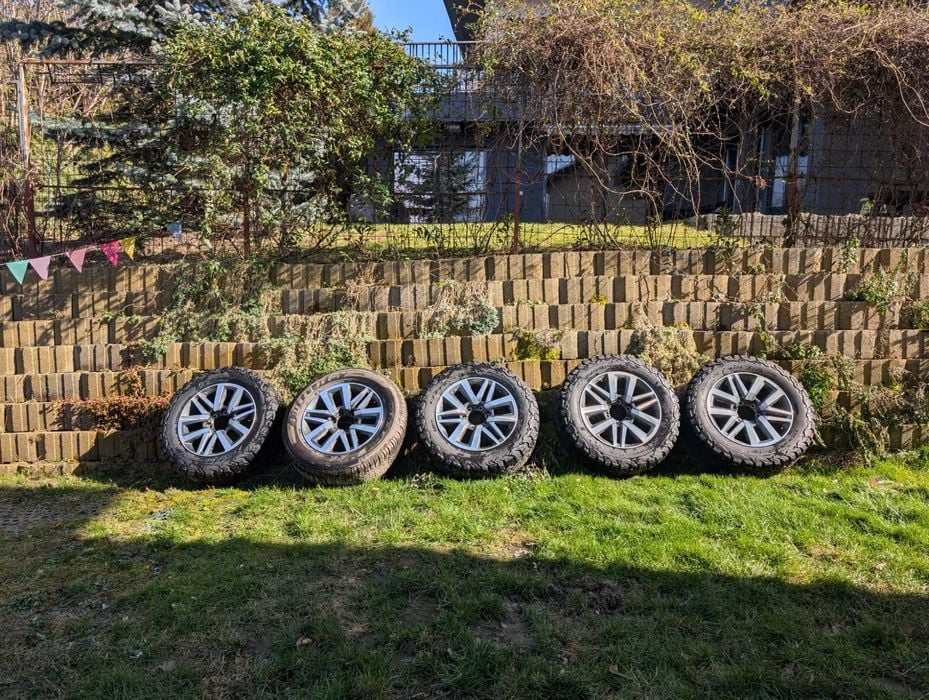 Roti Toyota Hilux 265/60 R18