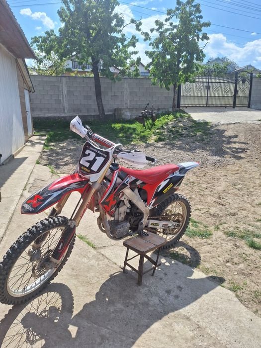 3000 ng Honda de 250cc anul 2013