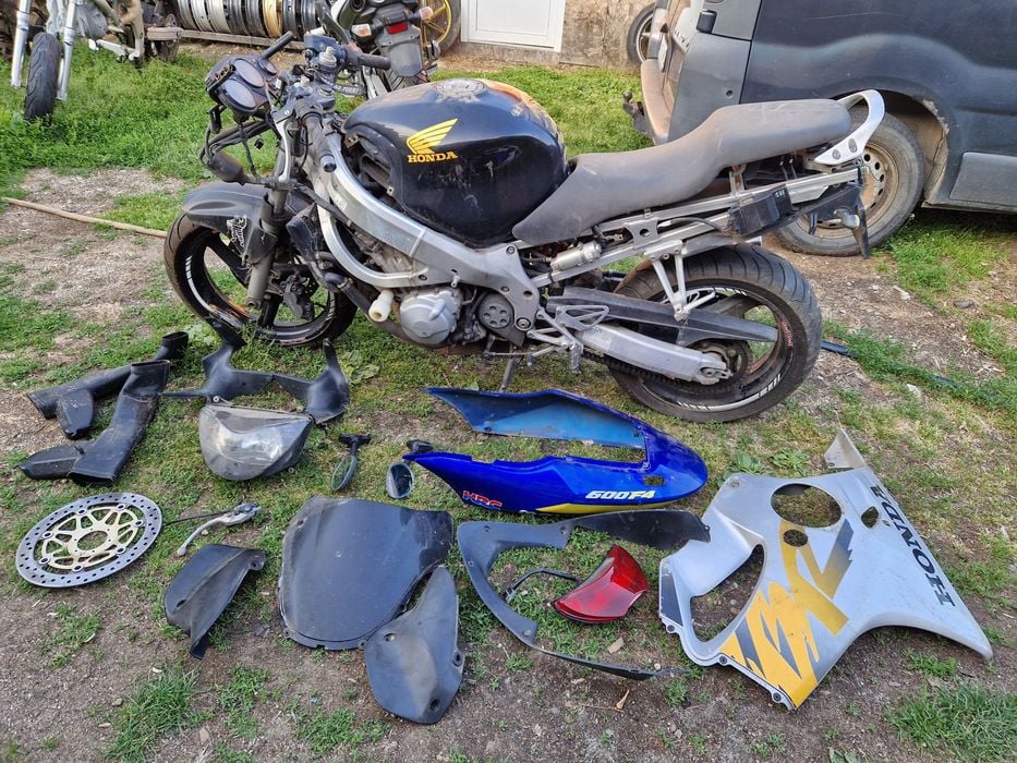 Vand Piese Honda CBR 600 F4    2000