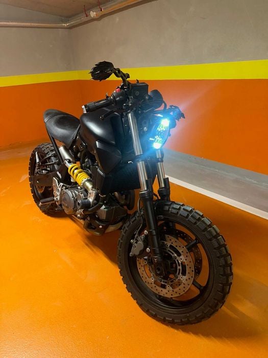Motocicleta Yamaha MT03 - Cafe Racer
