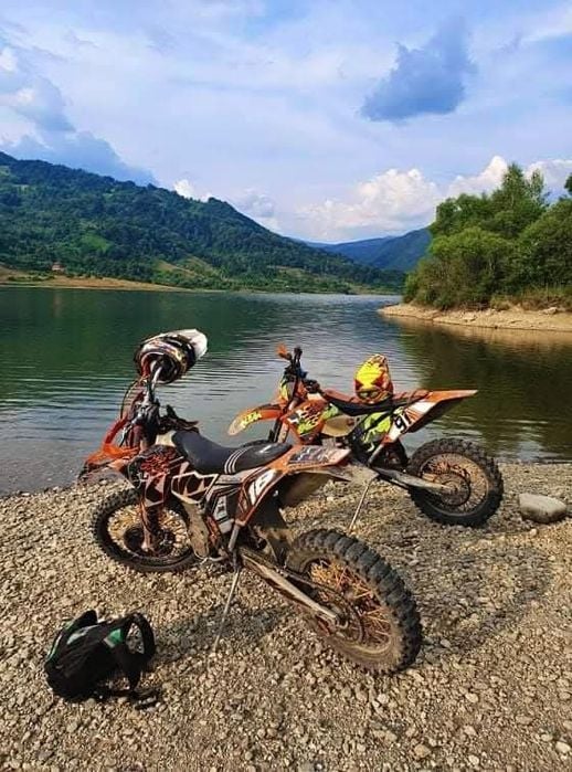 Vând Ktm 450  an 2011 six days