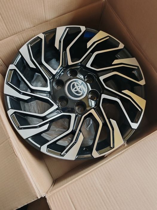 Vand jante de aliaj pentru Toyota Hilux , Land Cruiser pe 18