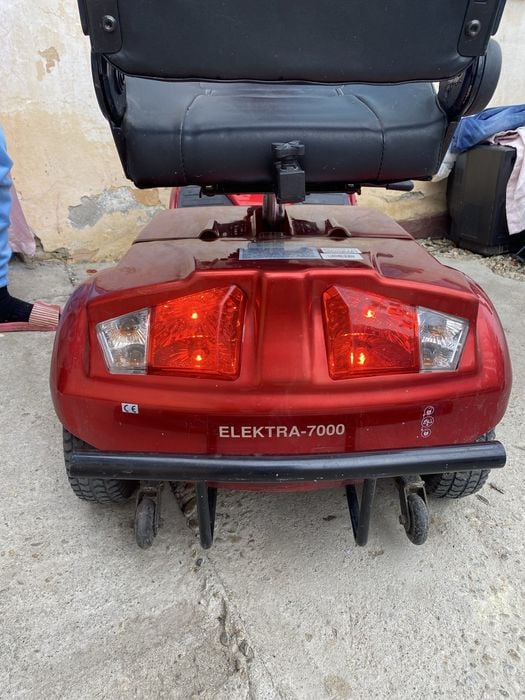 Scuter electric pentru persoane cu dizabilitati