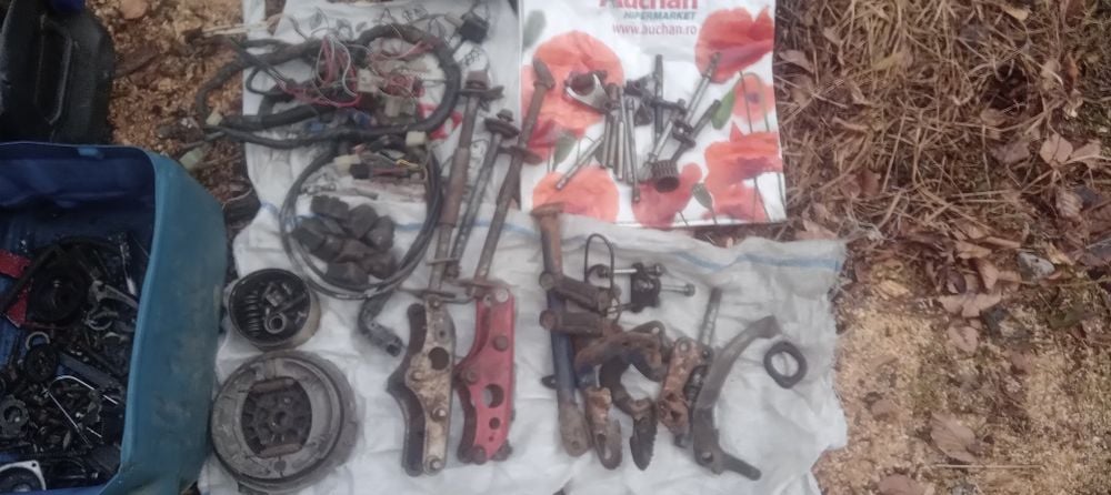 Dezmembrez xt 600 dr 650 klr 600