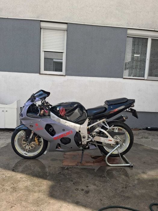 Vand SUZUKI GSXR 1000 K1