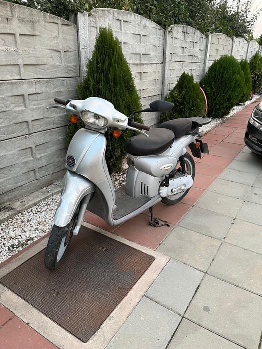 Scuter Aprilia Scarabeo