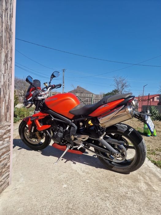 Triumph street triple 675r schimb