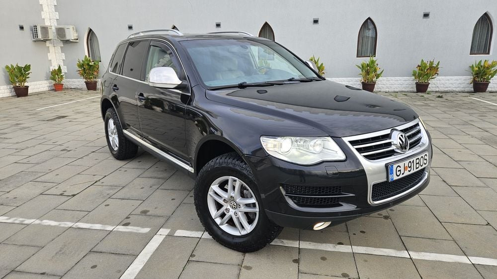Volkswagen Touareg facelift - 2008 suv, offroad. Jeep