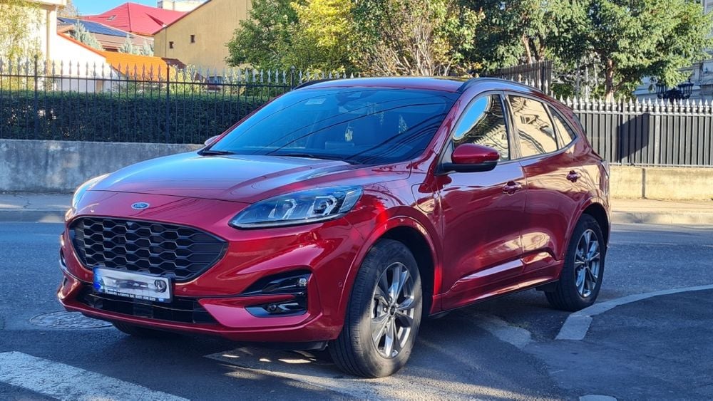 Ford Kuga 2.5 plug-in-hybrid PHEV, an 2023, garanție 3 ani
