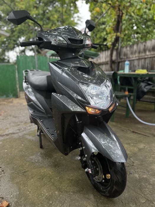 Scuter electric 2025