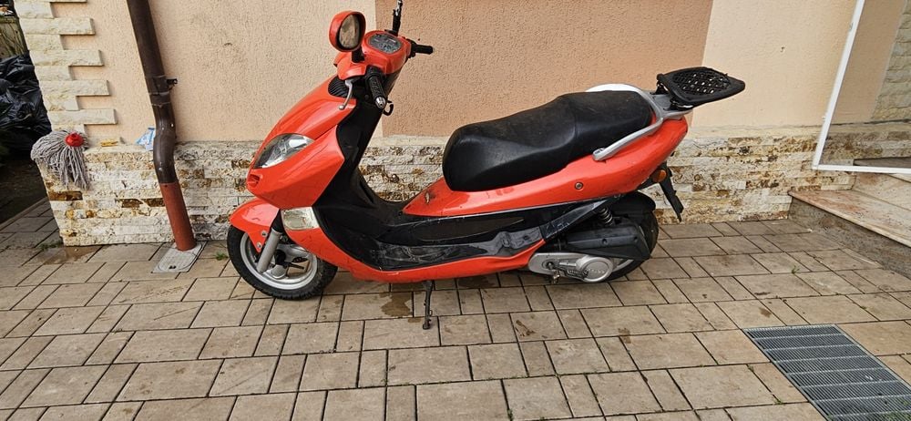 Scuter Kimco  Kart cu pedale